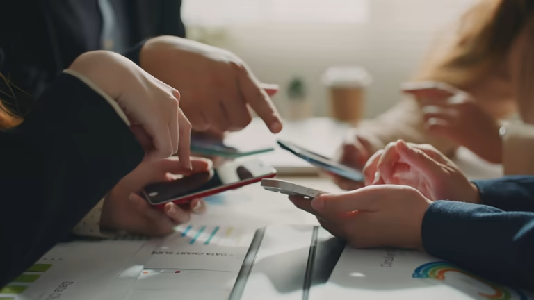 social media en marketing digital con análisis de métricas